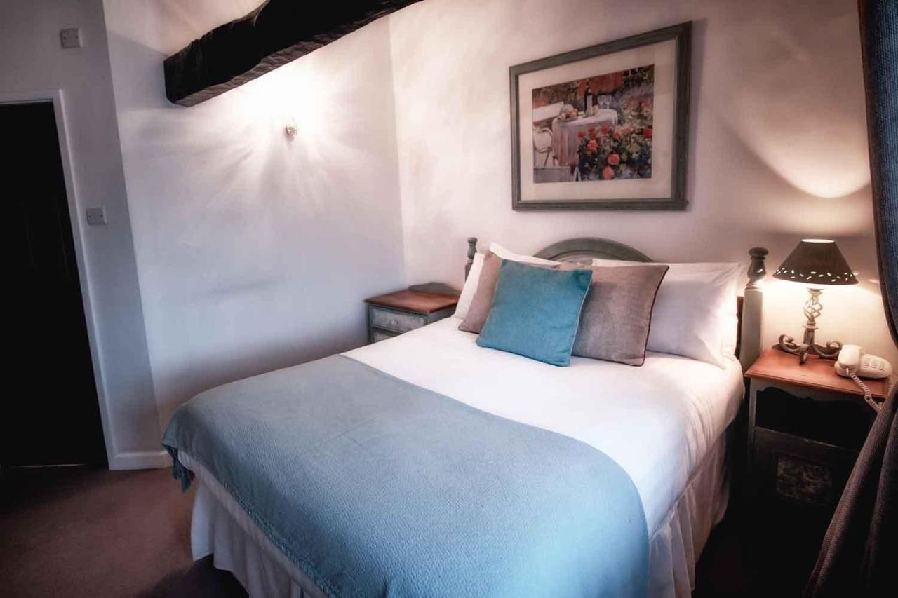 Bert'S Rooms At The Black Horse Inn Brighouse Exterior photo