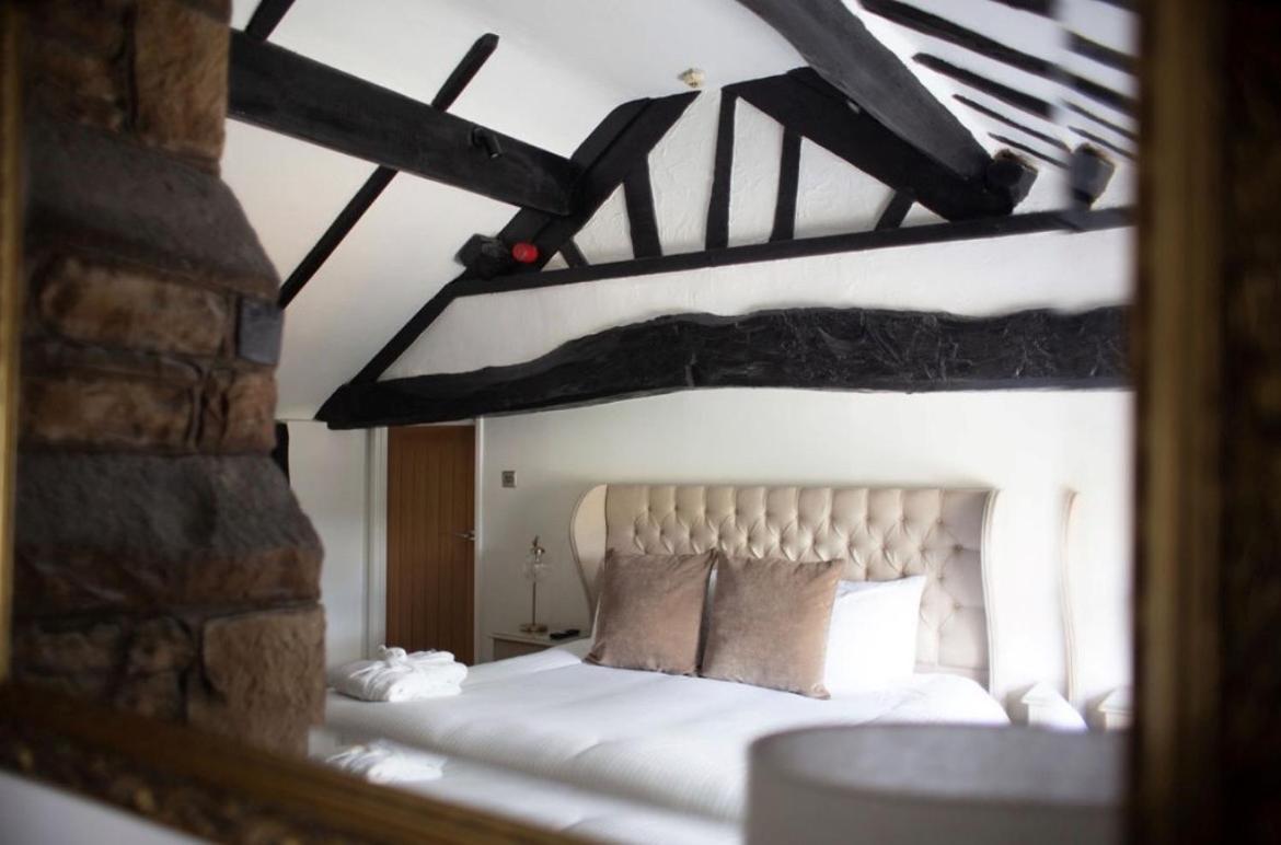 Bert'S Rooms At The Black Horse Inn Brighouse Exterior photo